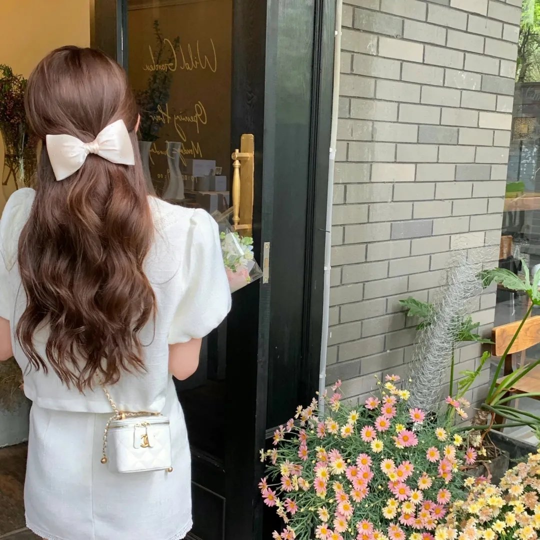 纯真小镇的夫人